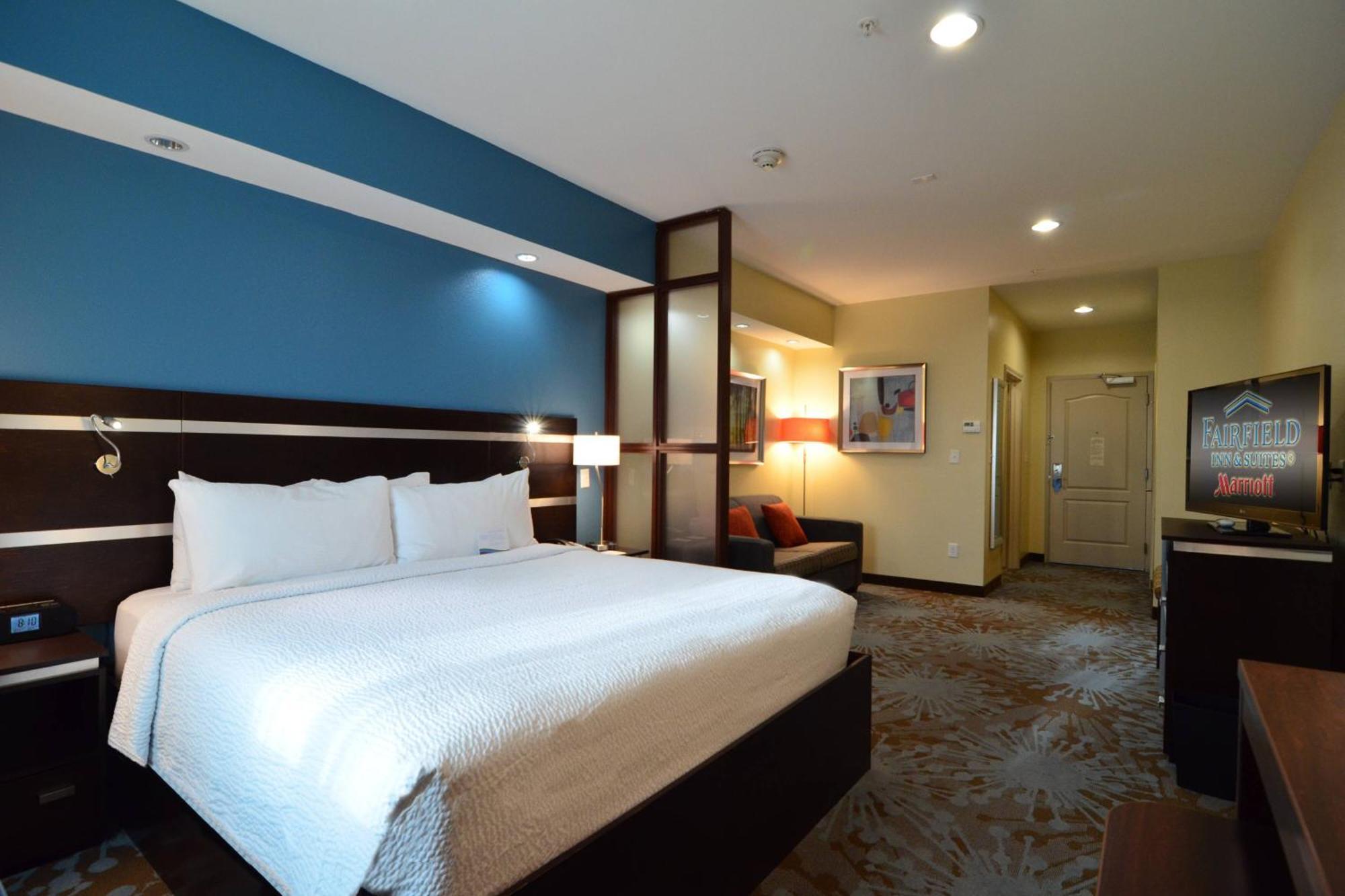 Fairfield Inn And Suites By Marriott North Spring Exterior foto
