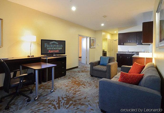 Fairfield Inn And Suites By Marriott North Spring Exterior foto